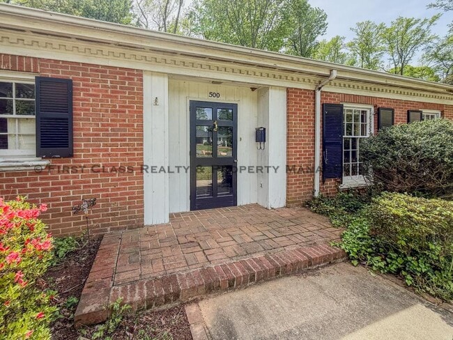 Building Photo - 500 Ashworth Rd