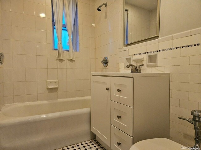 Building Photo - 30 Shipherd Ave