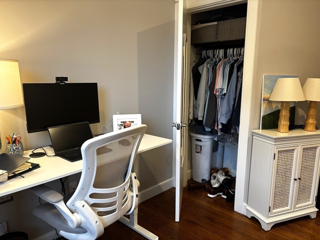 Building Photo - 177 E St