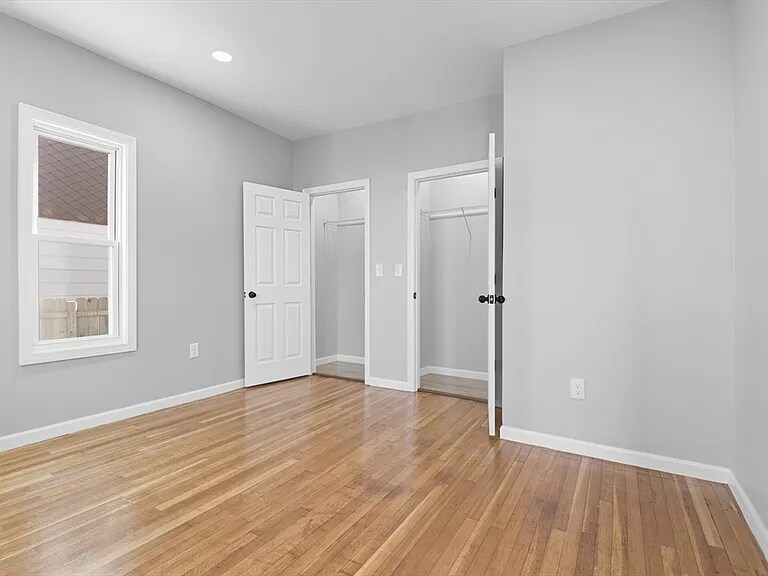 Building Photo - 12 Saint James Ave