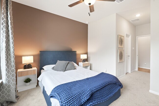 Building Photo - 21967 Gateway Arch Dr