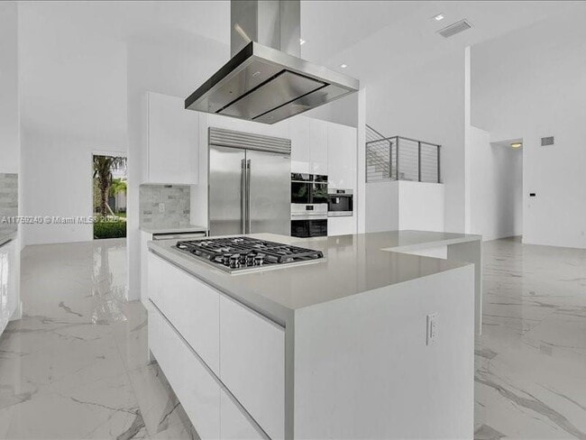Building Photo - 16644 Botaniko Dr N