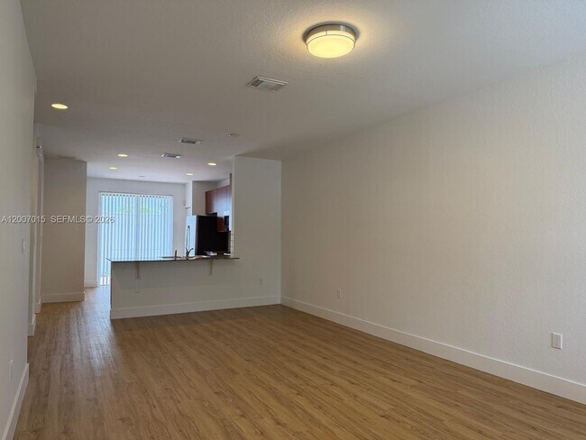 Building Photo - 14958 SW 41st Ln