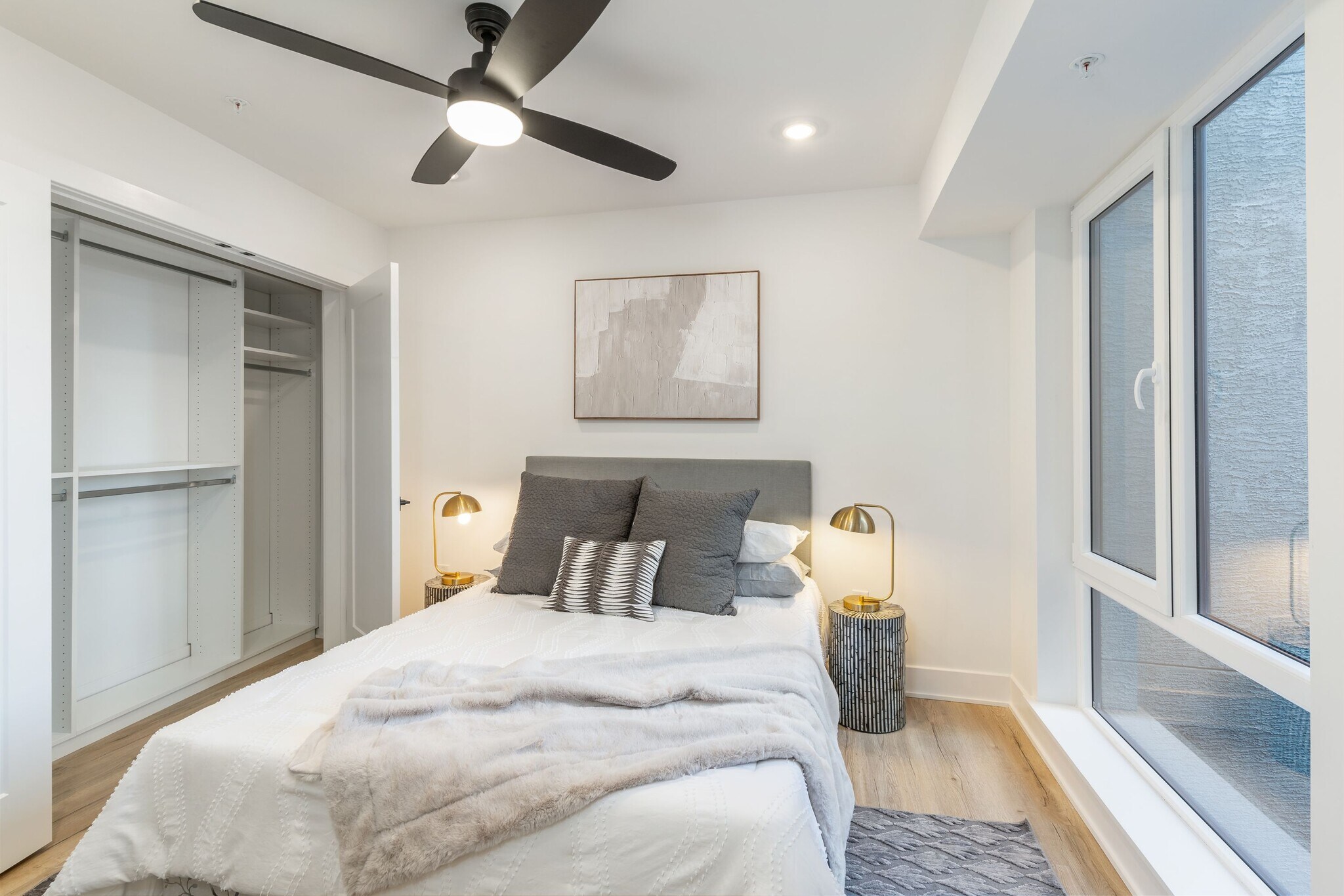 Building Photo - 629 W Girard Ave