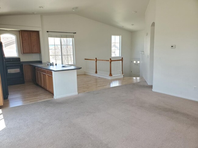 Building Photo - Tri-Level with Primary at top and 2 bedrooms on the lower level.