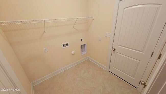 Building Photo - 542 Appalachian Trl N