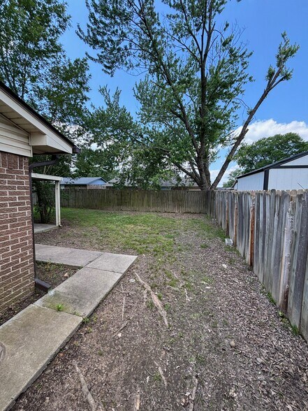 Back Yard - 8612 S 31st Ter
