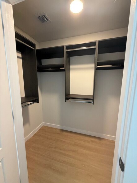 Building Photo - 11291 Biscayne Blvd