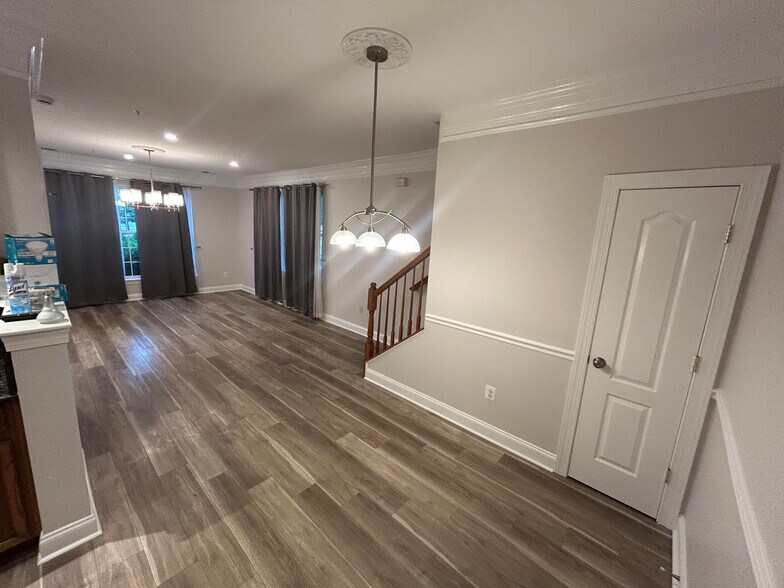 Building Photo - 640 Orchard Ridge Dr