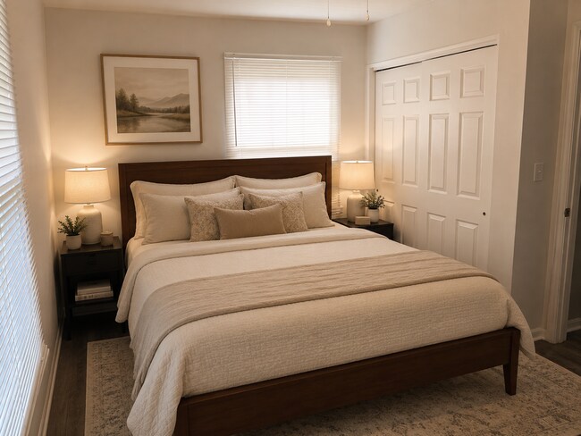 Building Photo - 2-Bedroom Remodeled Unit across from Lake Erie