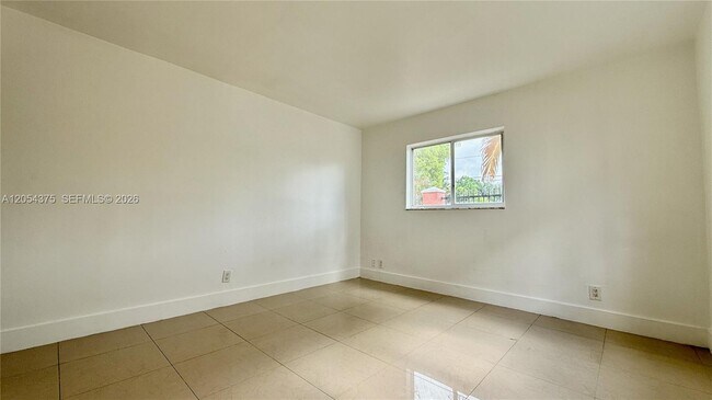 Building Photo - 1548 SW 5th Pl