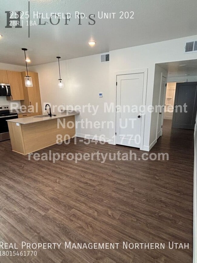 Building Photo - 2525 Hillfield Rd.-Unit 202