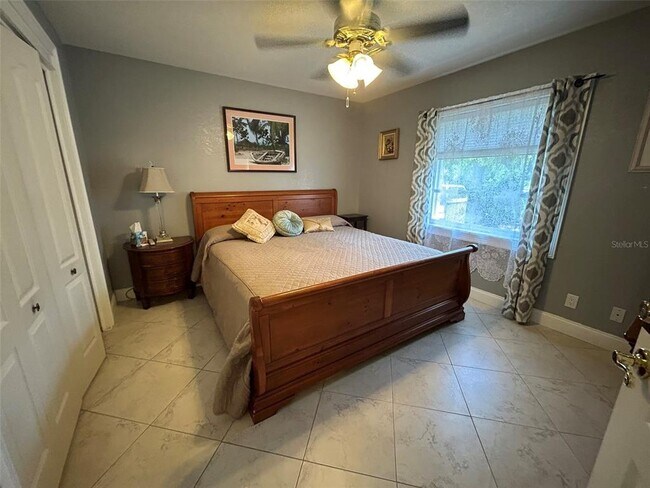Building Photo - 24508 Saragossa Ln