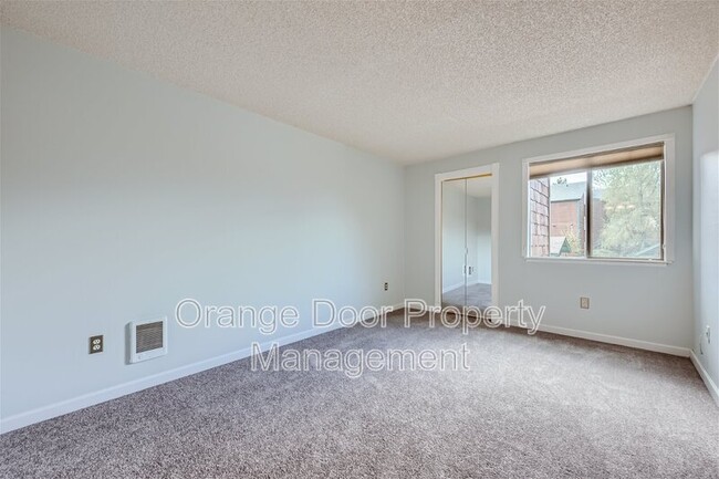 Building Photo - 7307 N Skyview PlaceAPT G202