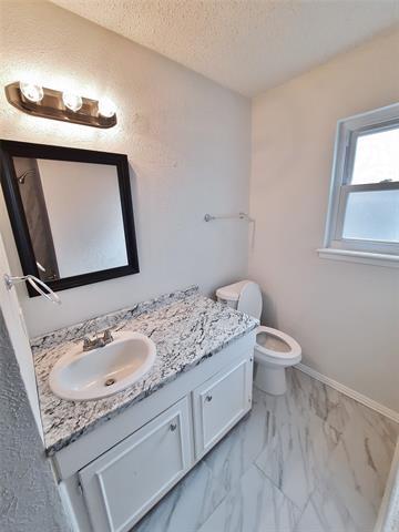 Building Photo - 313 NW Suzanne Terrace