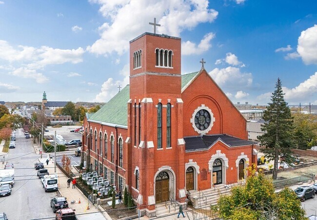 Building Photo - 160 Seabury St