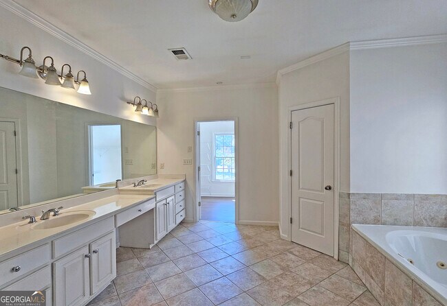 Building Photo - 195 Beracah Walk