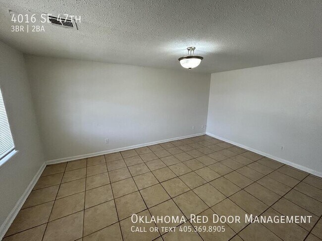 Building Photo - 4016 SE 47th-