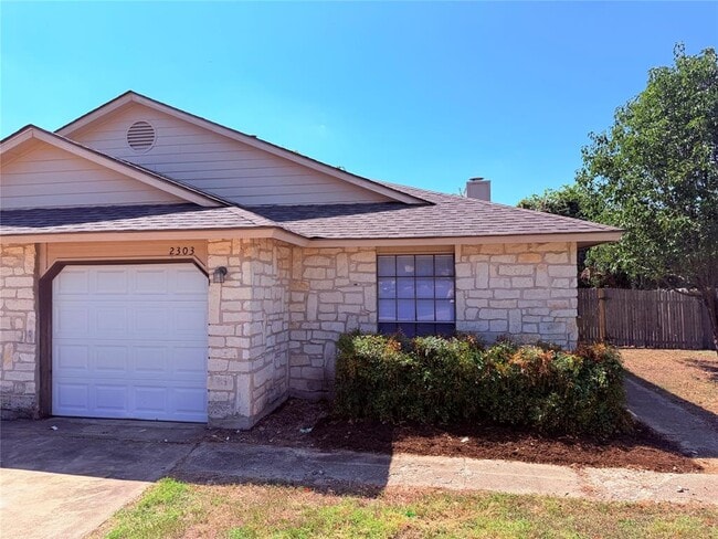 Building Photo - 2301 Whitlow Cove