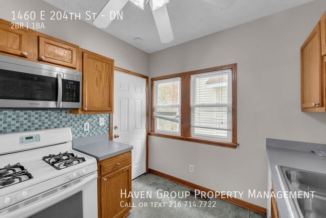 Building Photo - 1460 E 204th St
