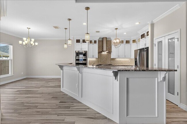 Building Photo - 15229 Barataria Dr