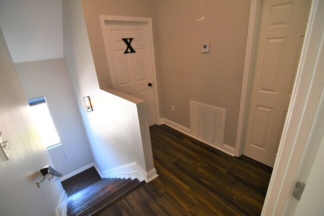 Building Photo - Zachary School District!  Trendy, 3 bedroom, 2.5 bath home in coveted Marshall Bonds Subdv