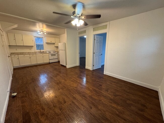 Building Photo - 2141 Brougher Ln