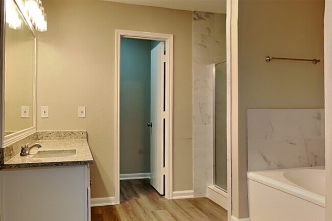 Building Photo - 29527 Legends Stone Dr