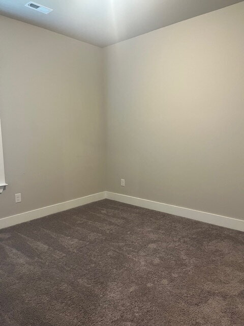 Building Photo - 14741 Greenleaf Dr