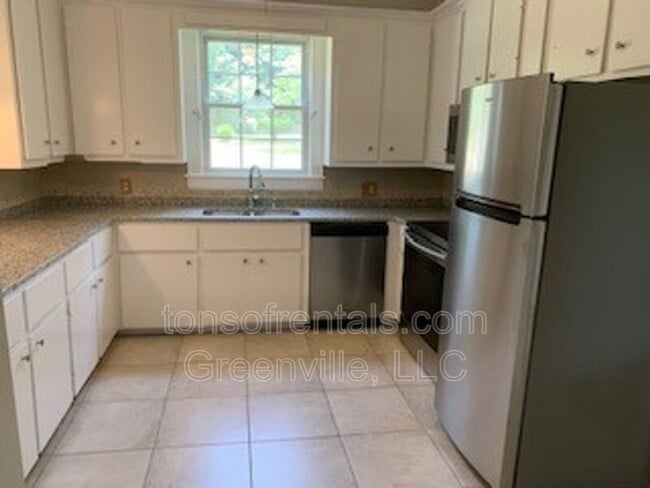 Building Photo - 8861 Warren H Abernathy Hwy