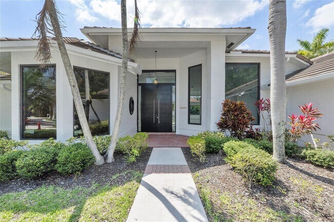 Building Photo - 410 Sabal Way