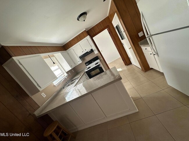 Building Photo - 25 Robbie St