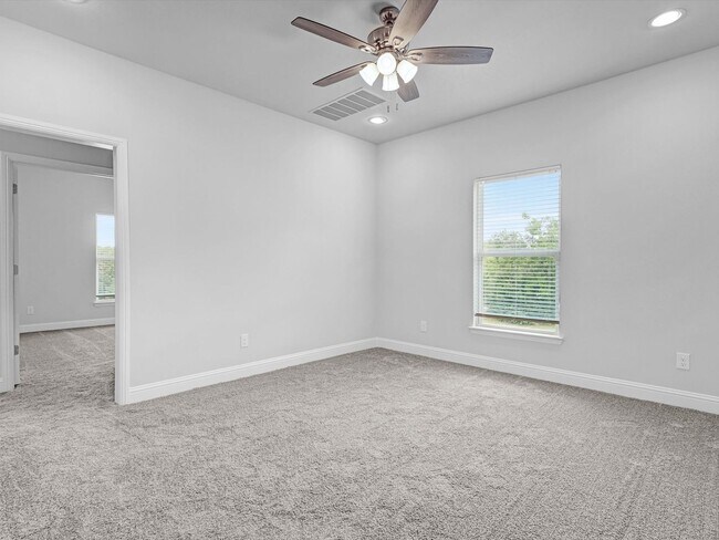 Building Photo - Brand New Luxury Townhouse in North Arlington