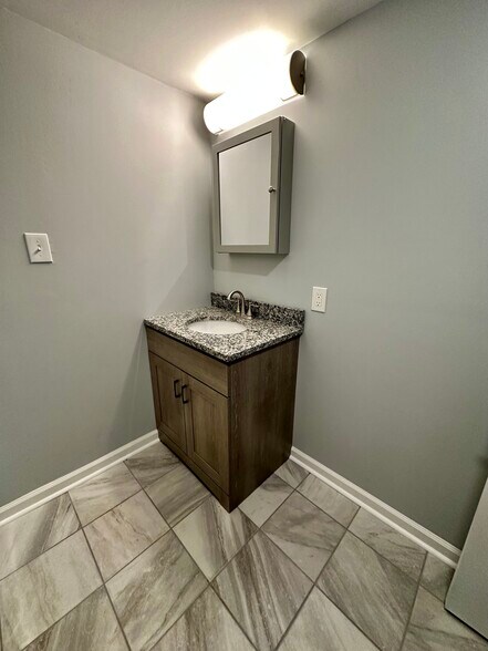 Building Photo - 508 Dick St