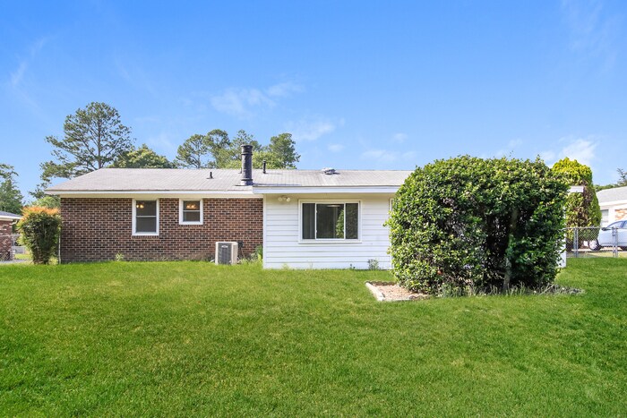 Building Photo - 4532 Shawnee Dr