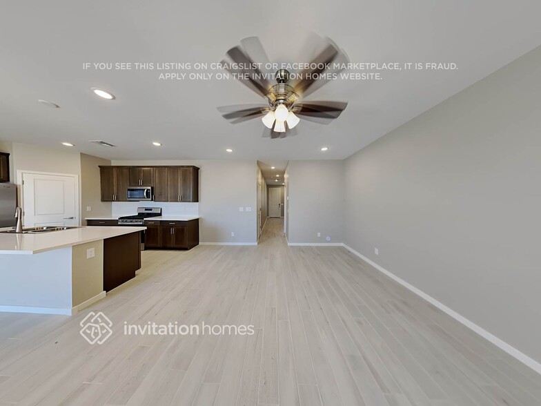 Building Photo - 40581 W Sunland Dr