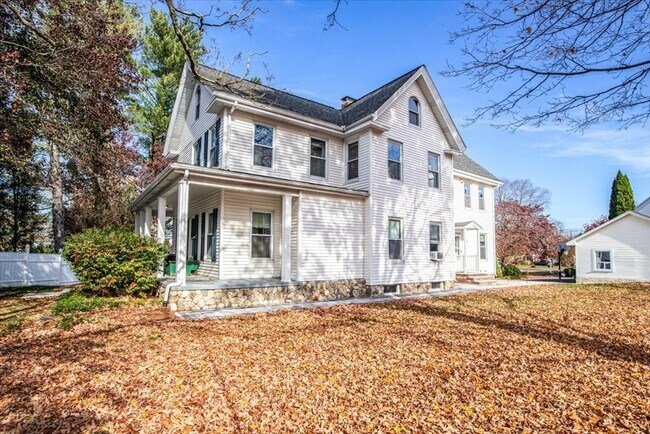 Building Photo - 33 Dunbar St