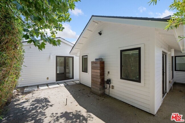 Building Photo - 4525 Melbourne Ave