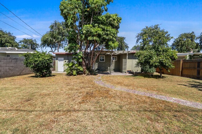 Building Photo - Lovely Single Family Home in Prime Fullerton Neighborhood