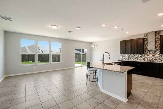 Building Photo - 118 Kyle Cove