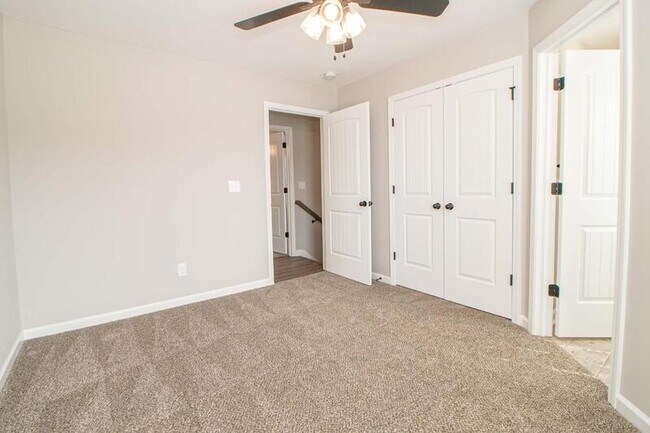 Building Photo - 1115-I2 Hillwood Dr