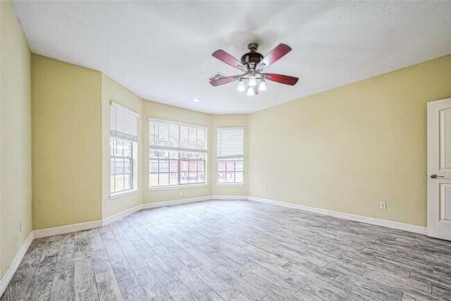 Building Photo - 318 N Cypress Estates Cir