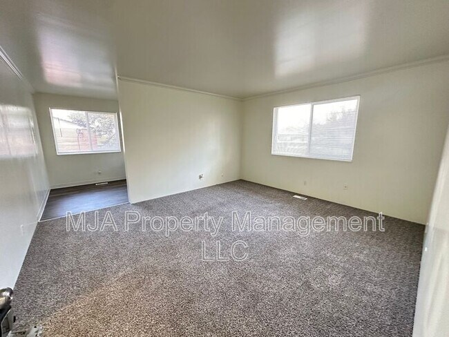 Building Photo - 1741 Holladay Blvd E