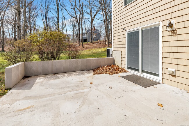 Building Photo - 1620 N Peters Ln