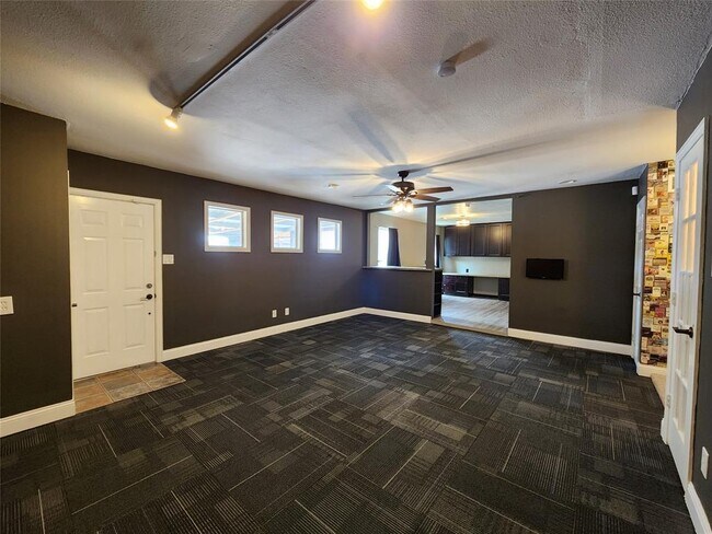 Building Photo - 1029 Wakefield Dr