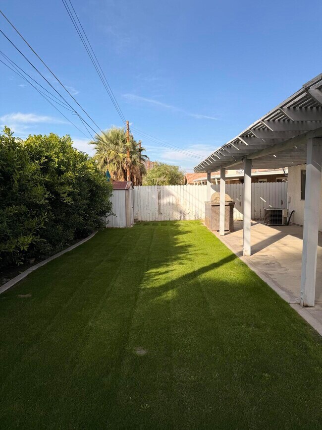 Building Photo - 51905 Avenida Velasco