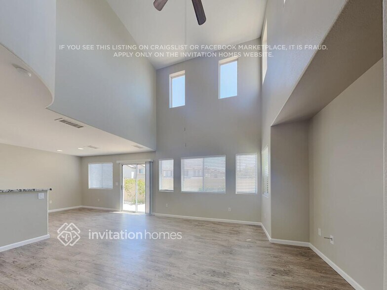 Building Photo - 10428 Chandra Ave