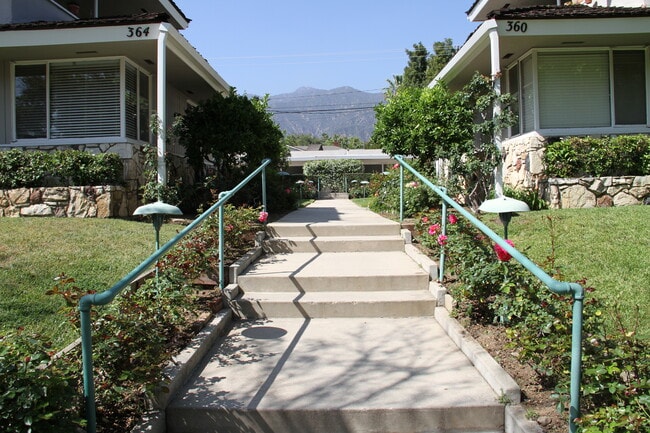 Building Photo - 360 Cliff Dr