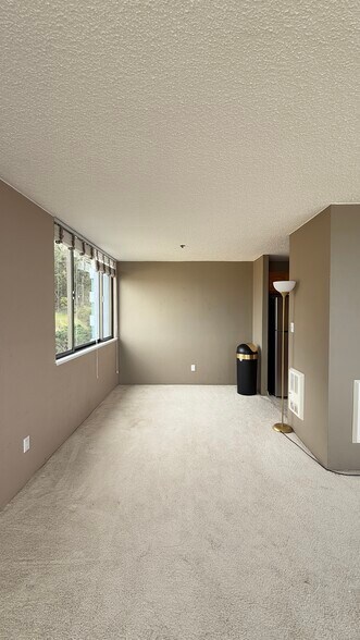 Building Photo - 555 Pierce St