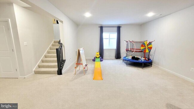 Building Photo - 14114 Dunlin St